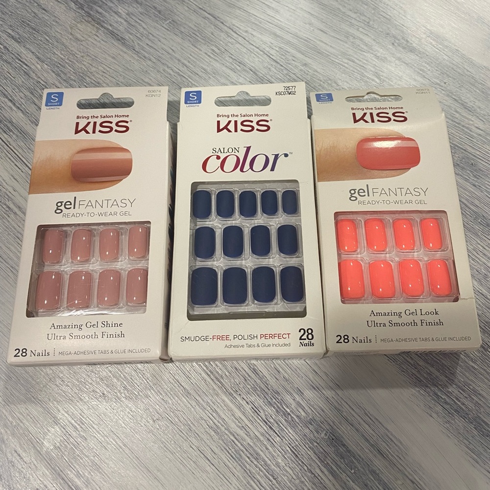 (2) KISS Gel Fantasy Nails + (1) Salon Color Nails